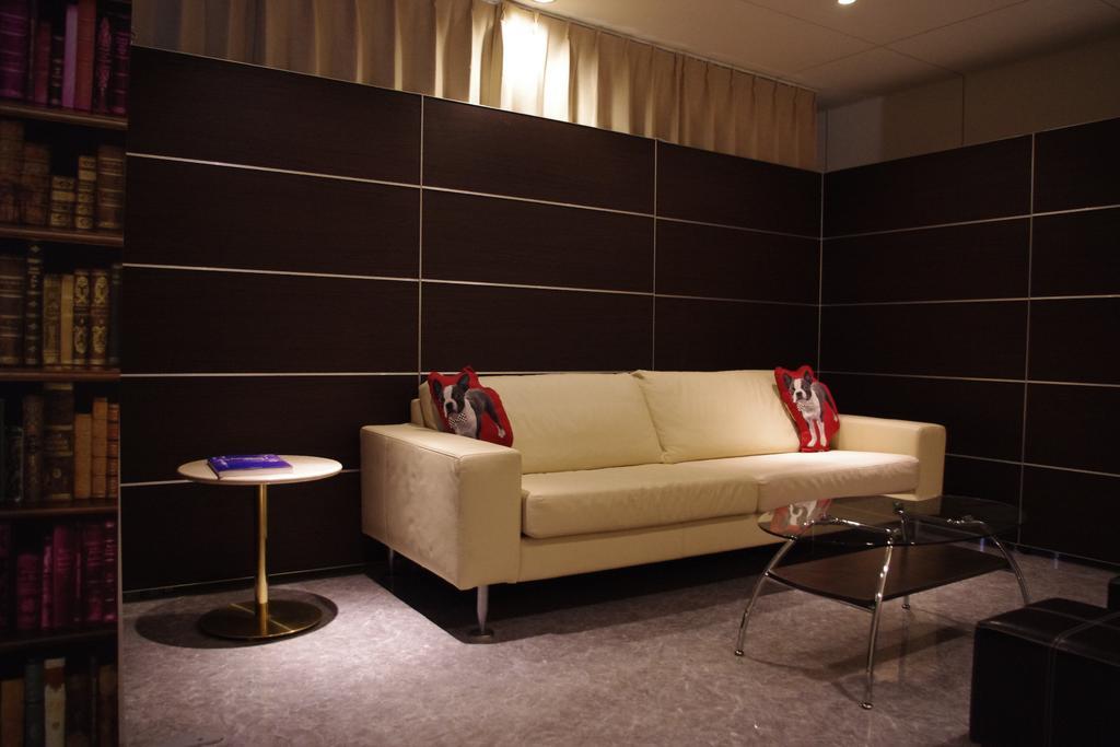 Hotel Casablanca (Adults Only) Osaka Bagian luar foto