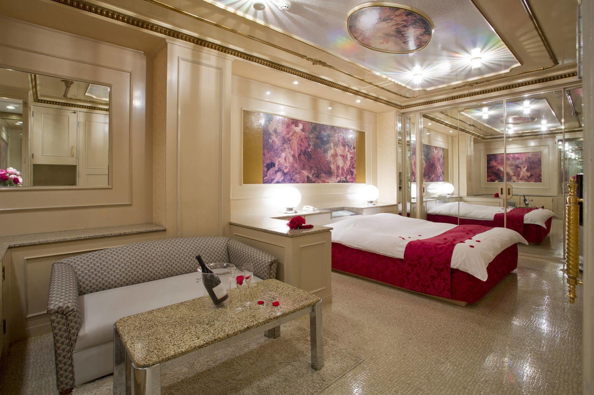 Hotel Casablanca (Adults Only) Osaka Bagian luar foto